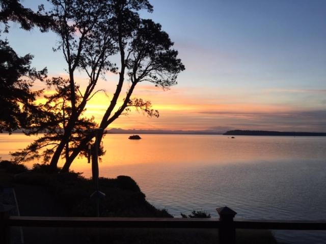 Puget Sound Chic Romantic Cottage With Private Beach Access & Gated Entry Port Ludlow ภายนอก รูปภาพ